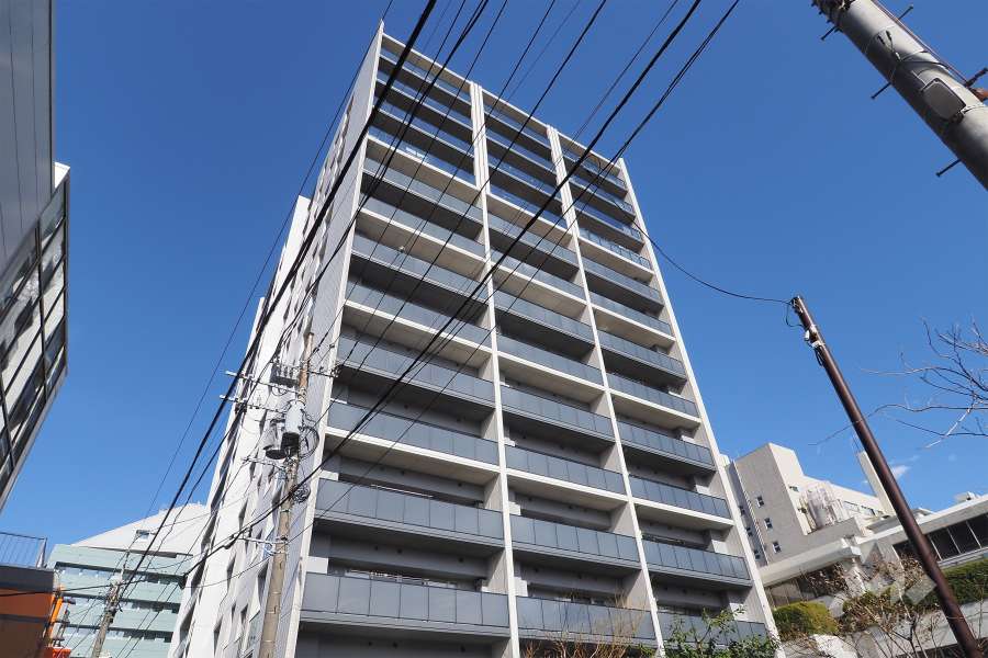 プラウド南阿佐ヶ谷の外観（南西側から）