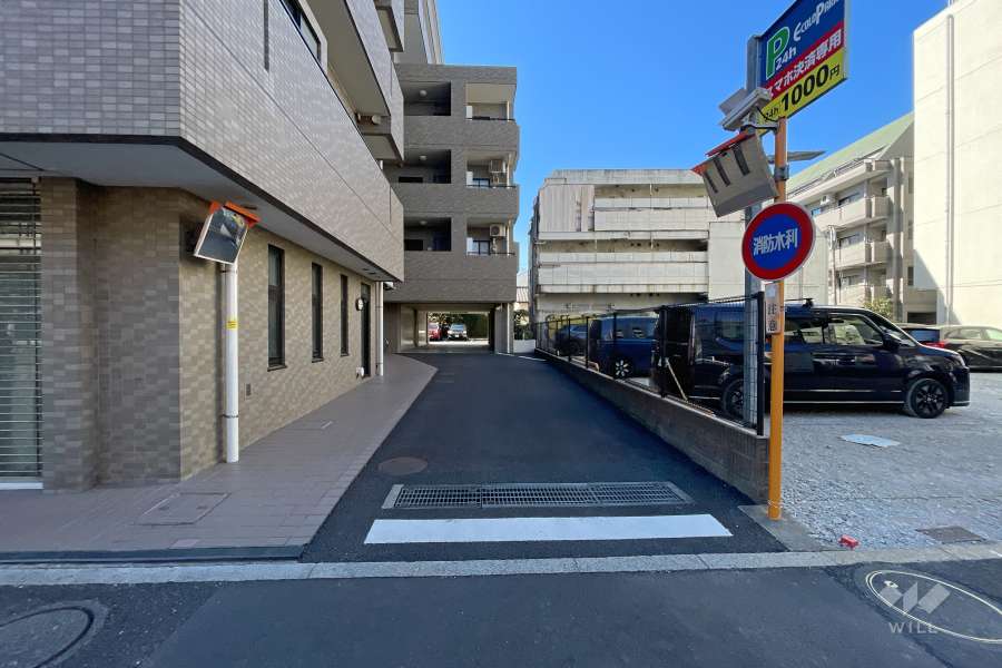 駐車場の出入り口