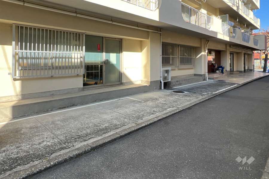 敷地内駐車場（屋外平面式）