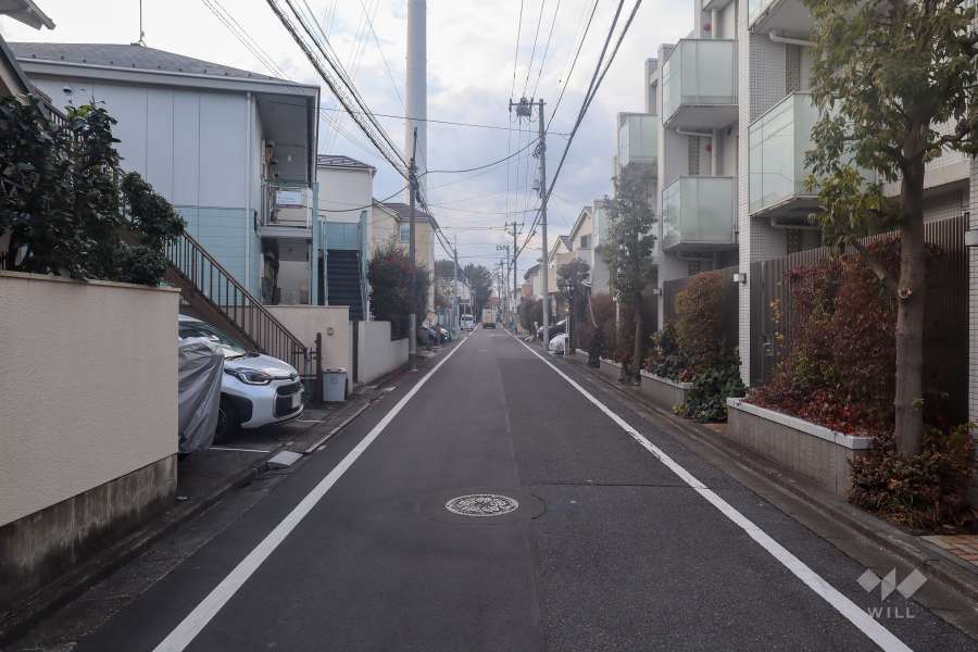 敷地南側の前面道路　