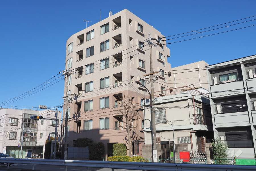 パレソレイユ荻窪の外観（南西側から）