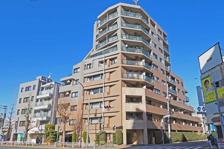 キャニオングランデ荻窪の外観（南側から）
