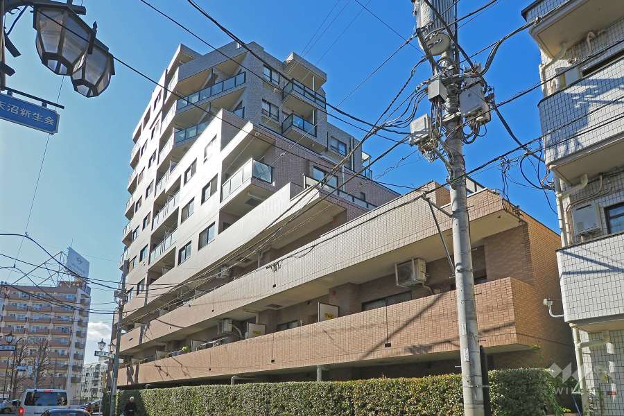 キャニオングランデ荻窪の外観（東側から）