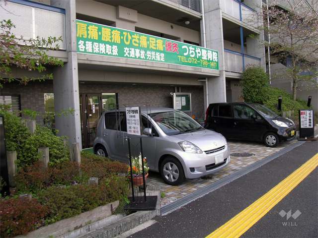 1階部分には店舗が入っています。