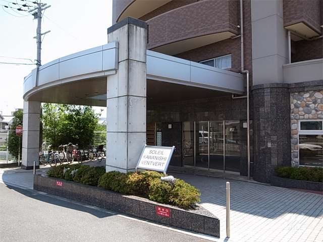 車寄せのあるエントランス