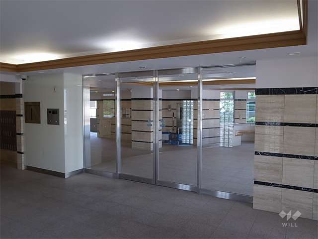 エントランスは広々としたゆとりの空間