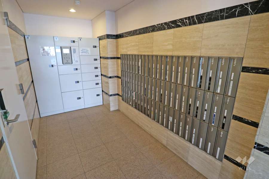 共用ポストと宅配ボックス