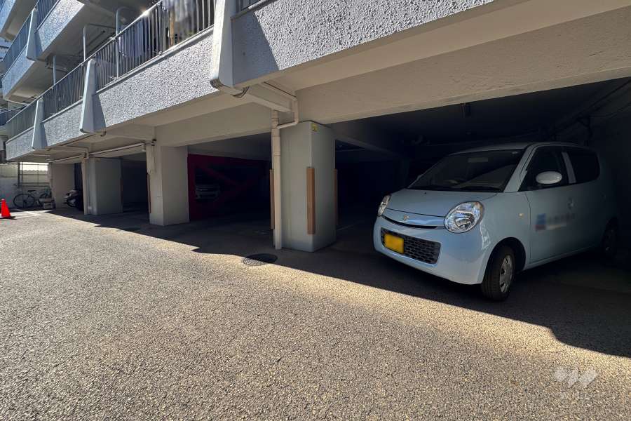 敷地内駐車場（屋内平面式）