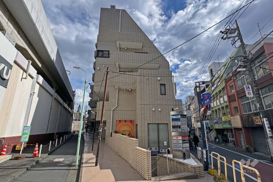 日伸西荻プラザの外観（西側から）