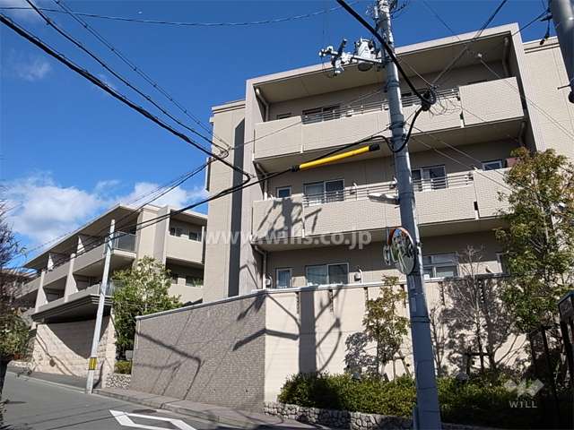 フォルム雲雀丘花屋敷の外観（西側から）