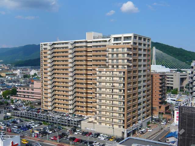 ディークラディア川西の外観（南西側から）