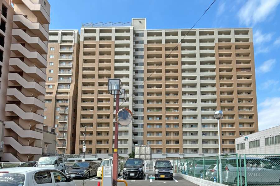 ディークラディア川西の外観（東側から）