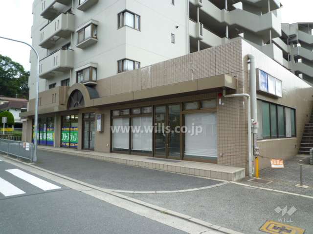 一階に店舗が入っています（学習塾）