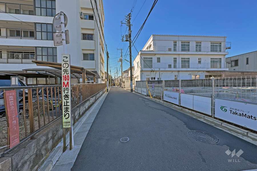 敷地の西側前面道路（北側から）