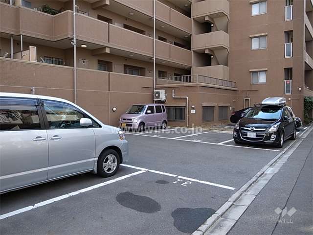 敷地内駐車場（屋外平面式）