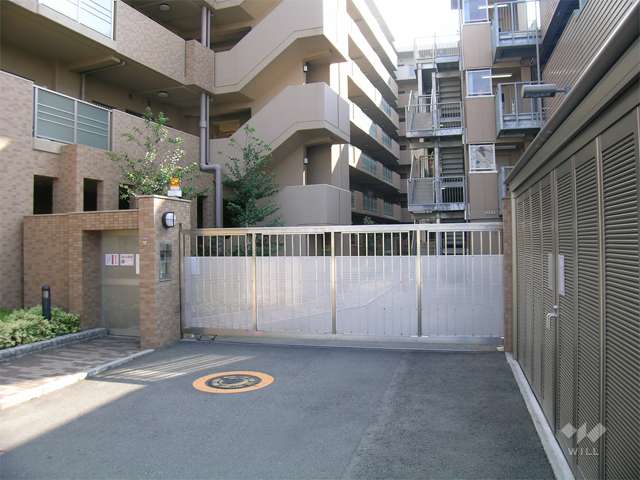 駐車場、駐輪場の入り口（ゲート付き）