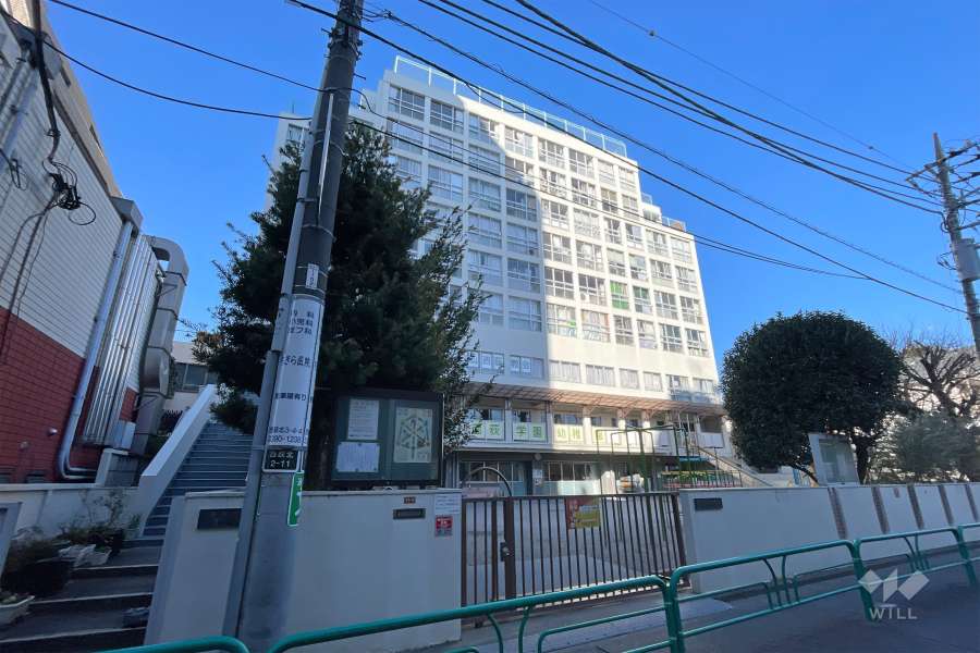 西荻チャペルマンションの外観（南西側から）