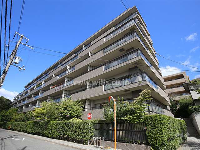 芦屋ハイツ翠ヶ丘の外観（南東側から）