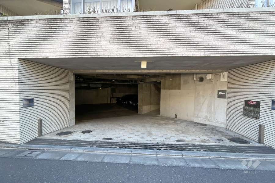 駐車場の出入り口