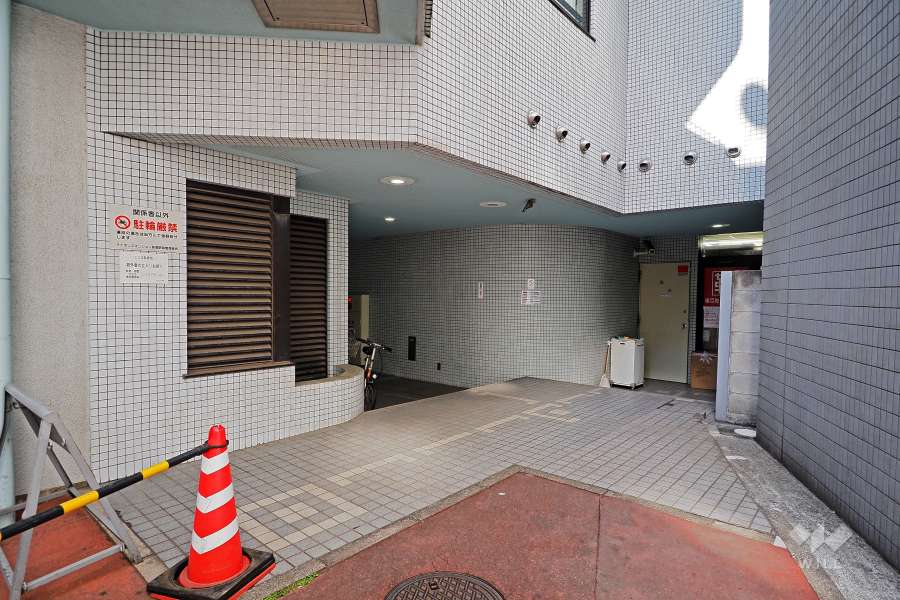 敷地の入り口