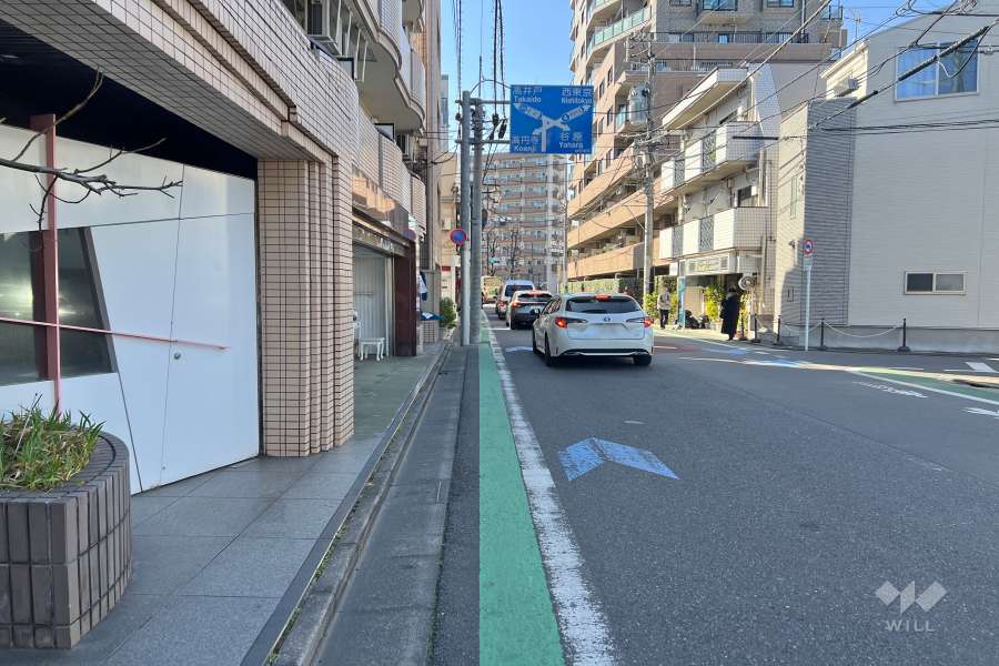 敷地北西側の前面道路　
