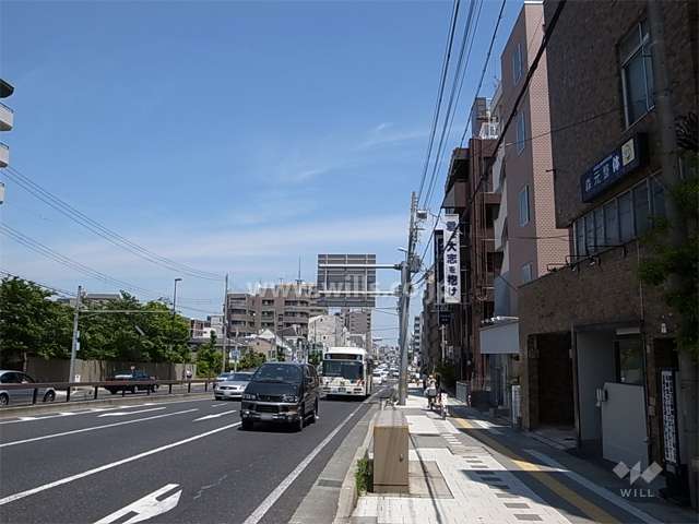 敷地北側は国道2号線に面しています。