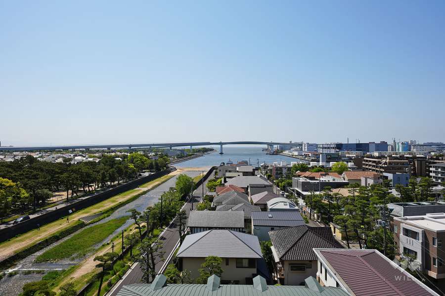 屋上からの眺め（南方向）海が見えます。