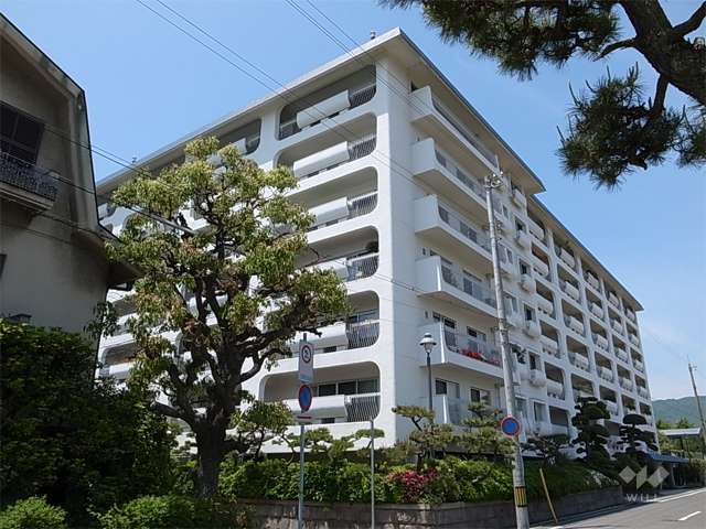 芦屋サンプラザの外観（南東側から）