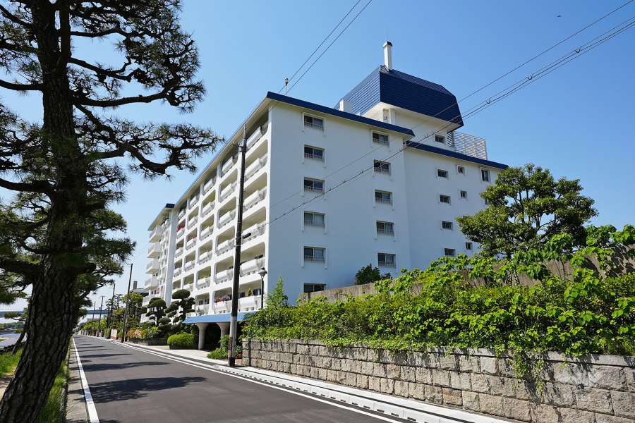 芦屋サンプラザの外観（北東側から）