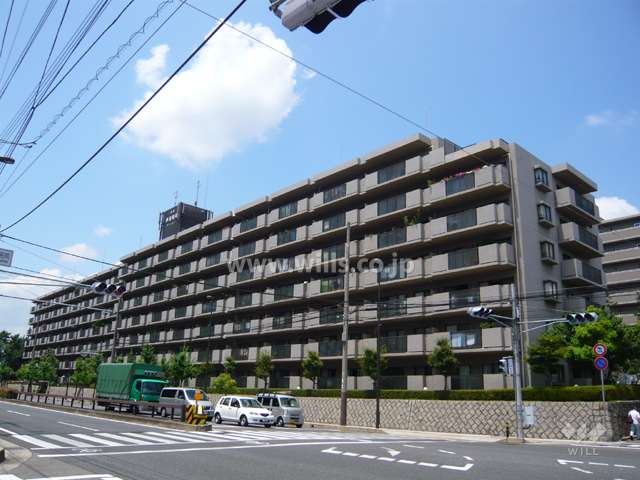 洋伸芦屋楠町マンションの外観（南東側から）