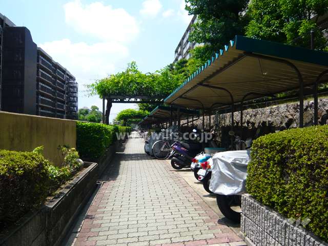 駐輪場とバイク置場