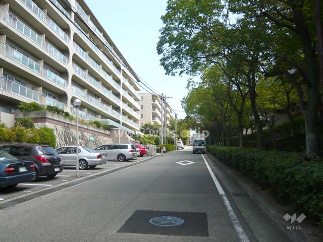 周辺は緑豊かな住環境です。