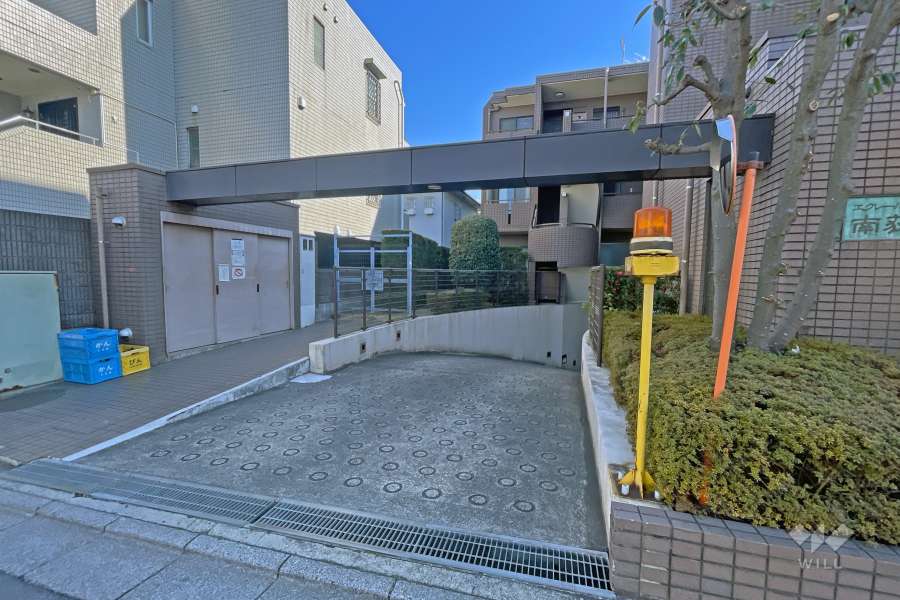 敷地内駐車場の出入り口