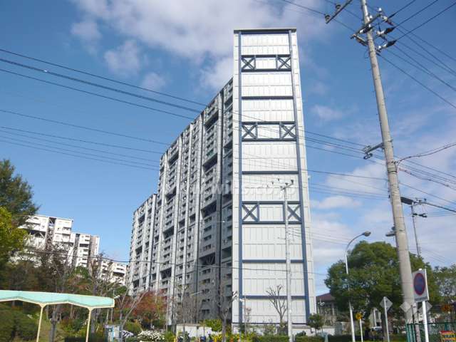 芦屋浜第1住宅の外観（南側から）