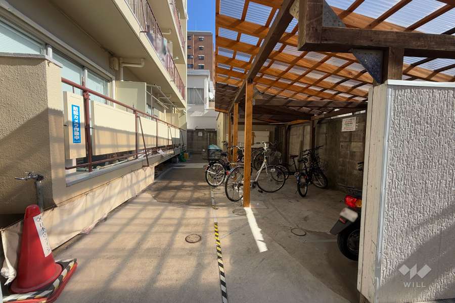 駐輪場・バイク置場（屋根付き）