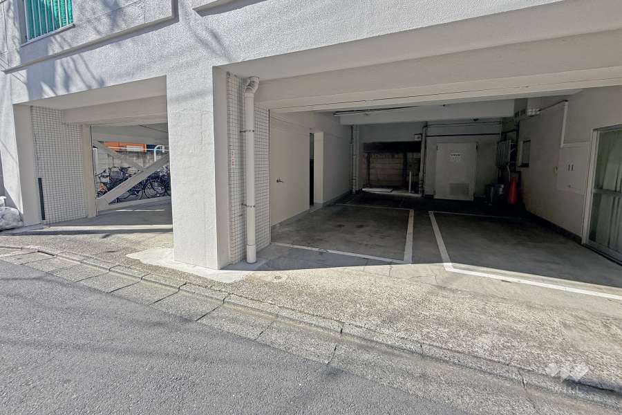 敷地内駐車場（屋内平面式）