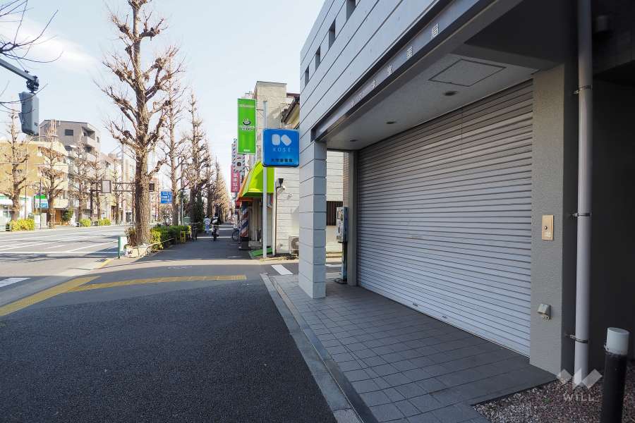 敷地北側の前面道路