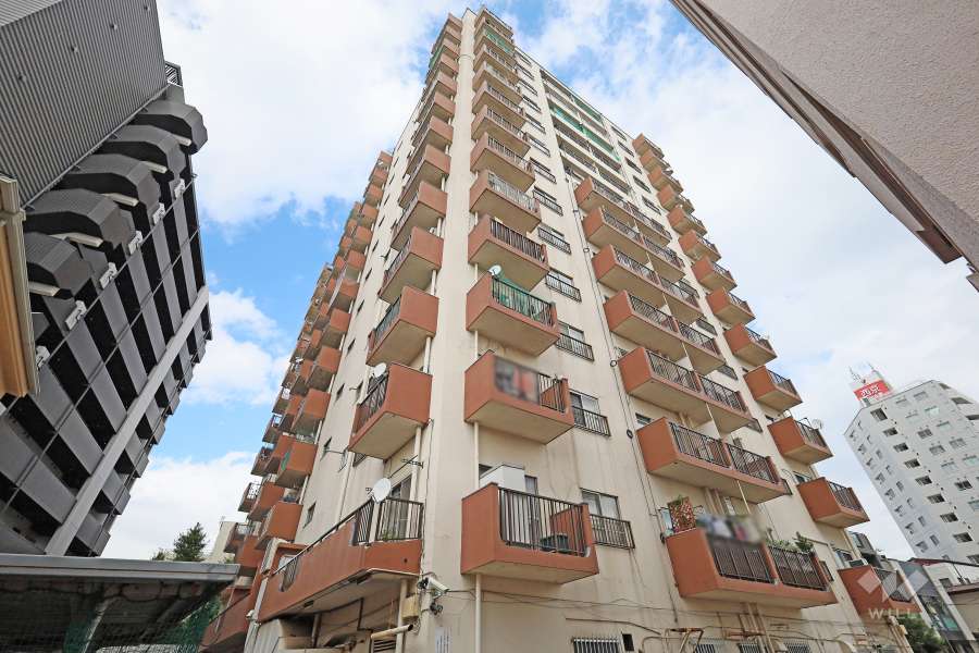 高円寺プラザの外観（南西側から）