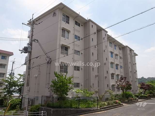 中山五月台住宅16号棟の外観（北東側から）