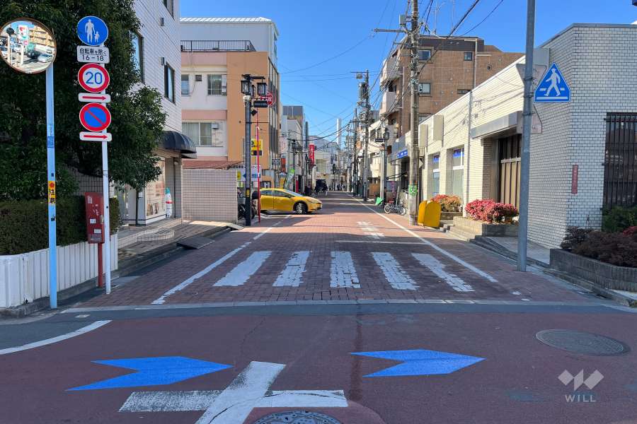 敷地北側の前面道路