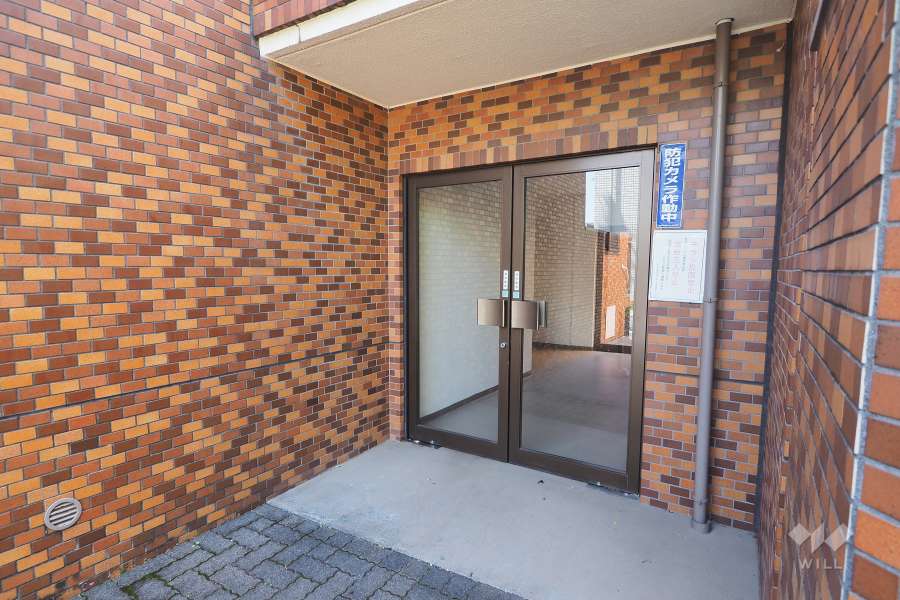 北側エントランス