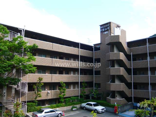 朝日プラザ芦屋山手1番館の外観（東側から）