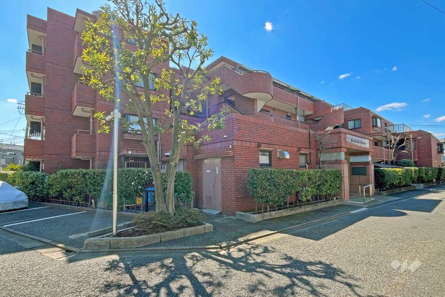 ライオンズヴィアーレ浜田山の外観（北東側から）