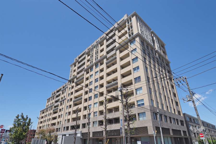 ライオンズ浜田山セントマークスの外観（南東側から）
