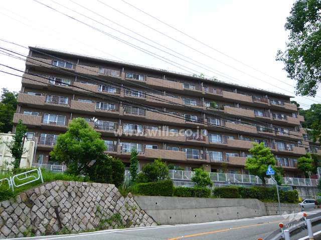 朝日プラザ芦屋山手2番館の外観（南側から）