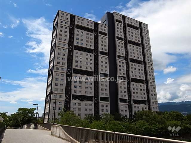 アステム芦屋B棟の外観（南東側から）