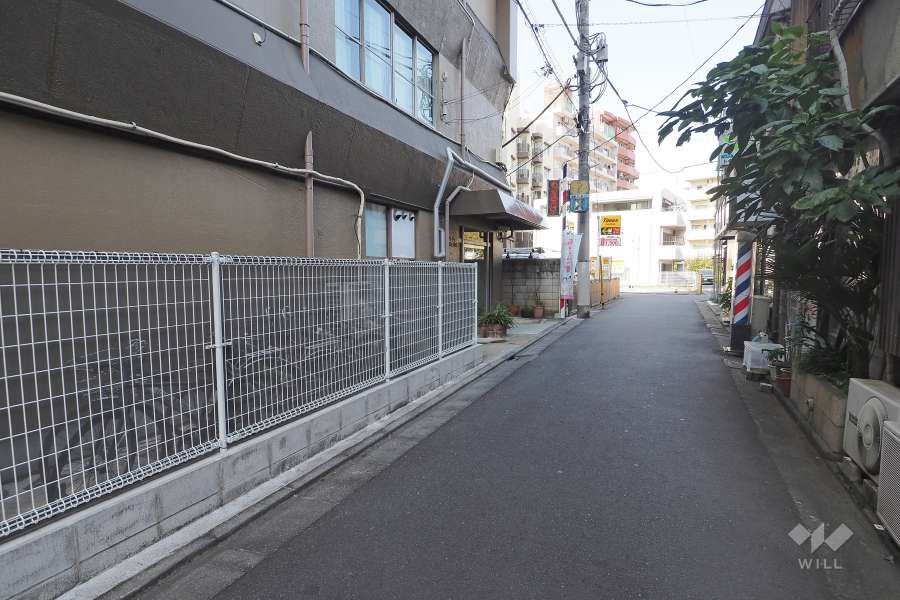 敷地東側の前面道路