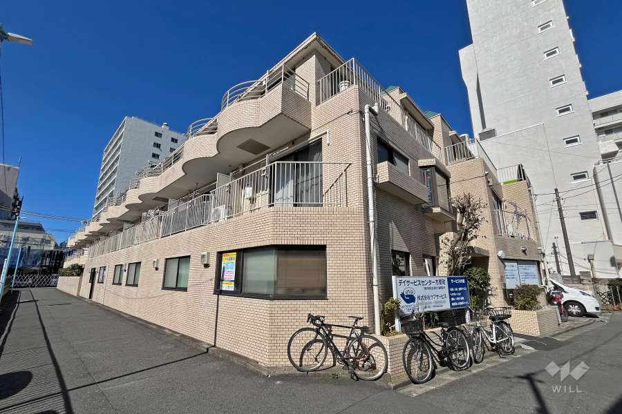シルバーパレス方南町の外観（南東側から）
