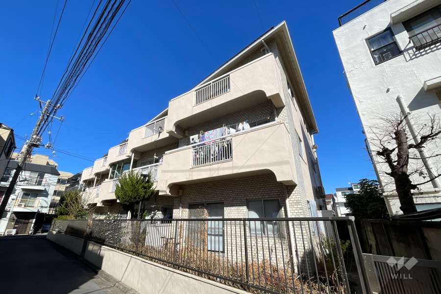 方南日卓ハイツの外観（南東側から）