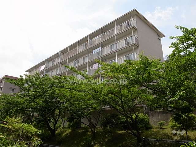 中山五月台住宅20号棟の外観（南東側）